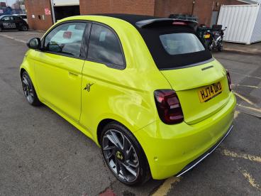 SPOTICAR Abarth 500e 500 E 42kwh Turismo Auto 2dr Used Car - Saloon Electric Green - Salisbury - 500576460_4