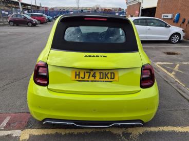 SPOTICAR Abarth 500e 500 E 42kwh Turismo Auto 2dr Used Car - Saloon Electric Green - Salisbury - 500576460_5