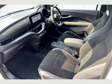 SPOTICAR Abarth 500e 500 E 42kwh Auto 2dr Used Car - Saloon Electric White - Uckfield - 1200624878_2