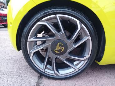 SPOTICAR Abarth 500e 42kwh Turismo Auto 3dr Used Car - Saloon Electric Yellow - Warwick - 1200528896_5