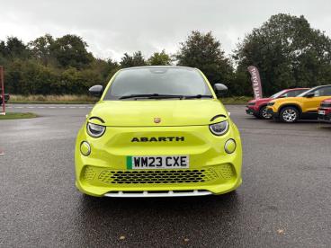 SPOTICAR Abarth 500e 42kwh Turismo Auto 3dr Used Car - Saloon Electric Green - Kidlington - 1200541705_2