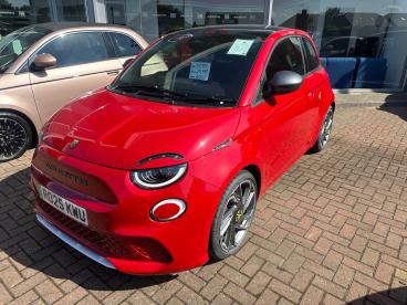 SPOTICAR Abarth 500e 42kwh Turismo Auto 3dr Used Car - Saloon Electric Red - Slough - 1200542714_3