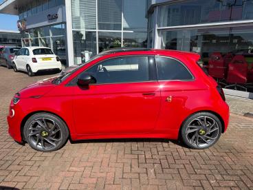 SPOTICAR Abarth 500e 42kwh Turismo Auto 3dr Used Car - Saloon Electric Red - Slough - 1200542714_5