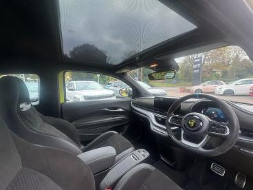 SPOTICAR Abarth 500e 42kwh Scorpionissima Auto 3dr Used Car - Saloon Electric Green - Leicester - 1200549929_2
