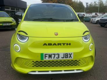 SPOTICAR Abarth 500e 42kwh Scorpionissima Auto 3dr Used Car - Saloon Electric Green - Leicester - 1200549929_5