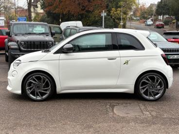 SPOTICAR Abarth 500e 42kwh Turismo Auto 3dr Used Car - Saloon Electric White - Leicester - 1200556802_4