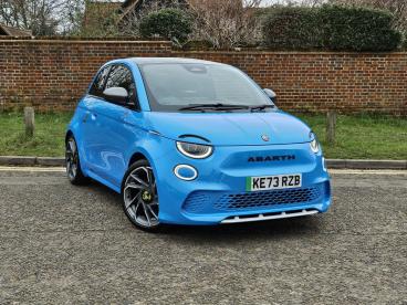 SPOTICAR Abarth 500e 42kwh Scorpionissima Auto 3dr Used Car - Saloon Electric  - Hemel Hempstead - 1200556995_1