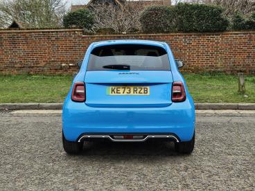 SPOTICAR Abarth 500e 42kwh Scorpionissima Auto 3dr Used Car - Saloon Electric  - Hemel Hempstead - 1200556995_3