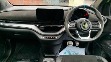 SPOTICAR Abarth 500e 42kwh Turismo Auto 3dr Used Car - Saloon Electric Green - Crawley - 1200573641_4