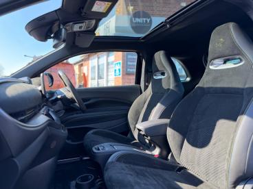 SPOTICAR Abarth 500e 42kwh Scorpionissima Auto 3dr Used Car - Saloon Electric Black - Warwick - 1200585881_4