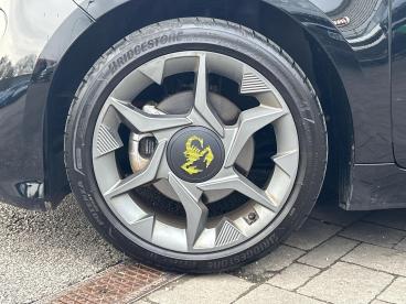 SPOTICAR Abarth 500e 42kwh Auto 2dr Used Car - Saloon Electric Black - Swindon - 1200589940_4