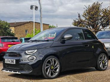 SPOTICAR Abarth 500e 42kwh Auto 3dr Used Car - Saloon Electric Black - Dartford - 500603613_3