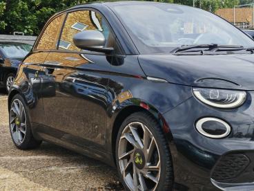 SPOTICAR Abarth 500e 42kwh Auto 3dr Used Car - Saloon Electric Black - Dartford - 500603613_5