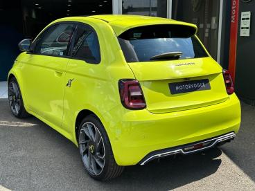 SPOTICAR Abarth 500e 42kwh Turismo Auto 3dr Used Car - Saloon Electric Green - Northampton - 1200614419_5