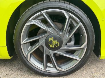 SPOTICAR Abarth 500e 42kwh Turismo Auto 3dr Used Car - Saloon Electric Green - Bury St. Edmunds - 1200614465_4