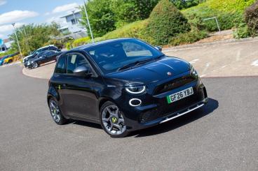 SPOTICAR Abarth 500e 42kwh Auto 3dr Used Car - Saloon Electric Black - Nuneaton - 1200621811_5