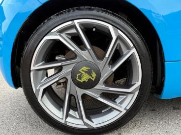 SPOTICAR Abarth 500e 42kwh Turismo Auto 3dr Used Car - Saloon Electric Blue - Wantage - 1200631961_3