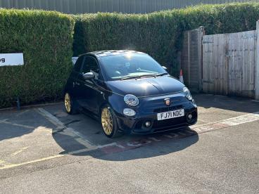 SPOTICAR Abarth 595 1.4 T-jet Scorpioneoro Euro 6 3dr Used Car - City Car Petrol Black - Salisbury - 500531029_1