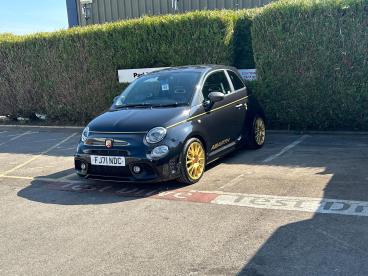 SPOTICAR Abarth 595 1.4 T-jet Scorpioneoro Euro 6 3dr Used Car - City Car Petrol Black - Salisbury - 500531029_3