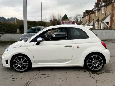SPOTICAR Abarth 595 1.4 T-jet Turismo Euro 6 3dr Used Car - City Car Petrol White - Chippenham - 1200577937_5