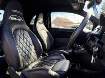 SPOTICAR Abarth 595 1.4 T-jet Turismo Euro 6 3dr Used Car - City Car Petrol Black - Warwick - 1200587235_4