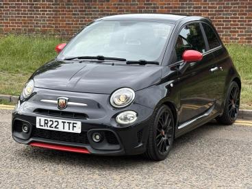 SPOTICAR Abarth 595 1.4 T-jet F595 Pista Auto Euro 6 3dr Used Car - City Car Petrol Black - Hemel Hempstead - 1200607744_3
