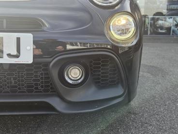 SPOTICAR Abarth 595c 1.4 T-jet Cabrio Euro 6 2dr Used Car - Convertible Petrol Black - Watford - 1200548888_5