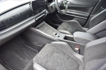 SPOTICAR Abarth 600e 54kwh Scorpionissima Auto 5dr Used Car - Suv Electric Purple - Salisbury - 500531023_2