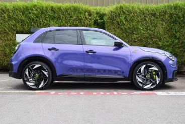 SPOTICAR Abarth 600e 54kwh Scorpionissima Auto 5dr Used Car - Suv Electric Purple - Salisbury - 500531023_3