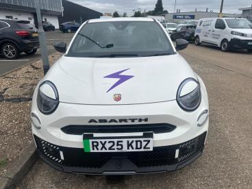 SPOTICAR Abarth 600e 54kwh Auto 5dr Used Car - Suv Electric White - Slough - 1200535749_3