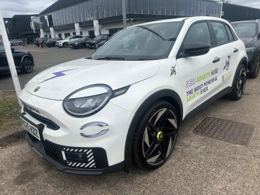 SPOTICAR Abarth 600e 54kwh Auto 5dr Used Car - Suv Electric White - Slough - 1200535749_4