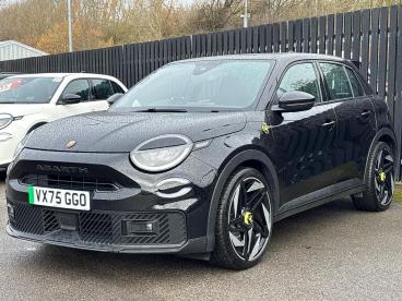 SPOTICAR Abarth 600e 54kwh Auto 5dr Used Car - Suv Electric Black - Swindon - 1200540683_3