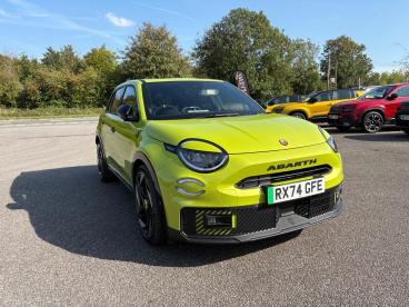 SPOTICAR Abarth 600e 54kwh Scorpionissima Auto 5dr Used Car - Suv Electric Green - Kidlington - 1200543566_2