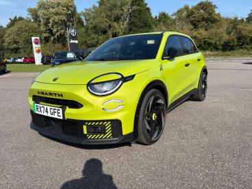 SPOTICAR Abarth 600e 54kwh Scorpionissima Auto 5dr Used Car - Suv Electric Green - Kidlington - 1200543566_4