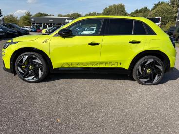 SPOTICAR Abarth 600e 54kwh Scorpionissima Auto 5dr Used Car - Suv Electric Green - Kidlington - 1200543566_5