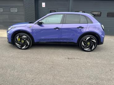 SPOTICAR Abarth 600e 54kwh Scorpionissima Auto 5dr Used Car - Suv Electric Purple - Cheltenham - 1200552136_5