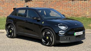 SPOTICAR Abarth 600e 54kwh Auto 5dr Used Car - Suv Electric Black - Hemel Hempstead - 1200561625_3