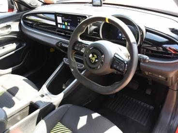 SPOTICAR Abarth 600e 54kwh Auto 5dr Used Car - Suv Electric Orange - Nuneaton - 1200572219_4