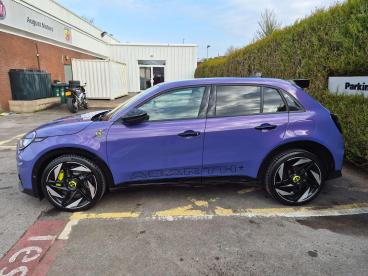 SPOTICAR Abarth 600e 54kwh Scorpionissima Auto 5dr Used Car - Suv Electric Purple - Salisbury - 500576454_3