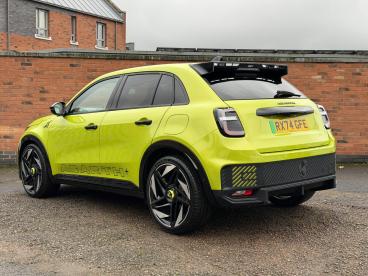 SPOTICAR Abarth 600e 54kwh Scorpionissima Auto 5dr Used Car - Suv Electric Green - Warwick - 1200577131_2