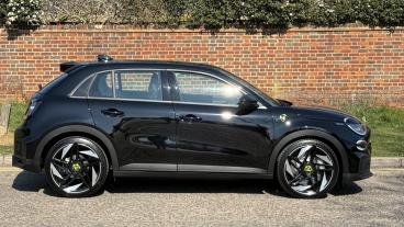 SPOTICAR Abarth 600e 54kwh Auto 5dr Used Car - Suv Electric Black - Hemel Hempstead - 1200607756_2