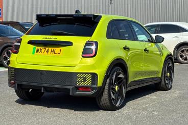 SPOTICAR Abarth 600e 54kwh Scorpionissima Auto 5dr Used Car - Suv Electric Green - Exeter - 1200619440_3