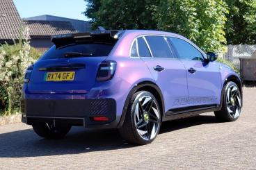 SPOTICAR Abarth 600e 54kwh Scorpionissima Auto 5dr Used Car - Suv Electric Purple - Fareham - 1200628666_3