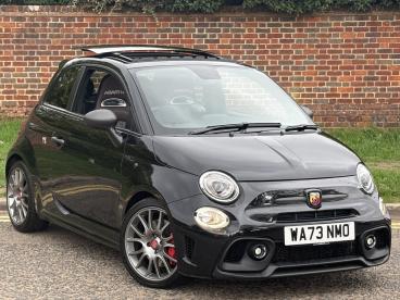 SPOTICAR Abarth 695 1.4 T-jet Turismo Euro 6 3dr Used Car - City Car Petrol Black - Hemel Hempstead - 1200556990_1