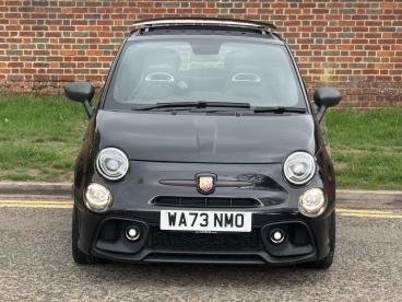 SPOTICAR Abarth 695 1.4 T-jet Turismo Euro 6 3dr Used Car - City Car Petrol Black - Hemel Hempstead - 1200556990_2