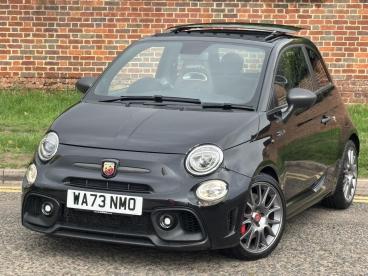SPOTICAR Abarth 695 1.4 T-jet Turismo Euro 6 3dr Used Car - City Car Petrol Black - Hemel Hempstead - 1200556990_3
