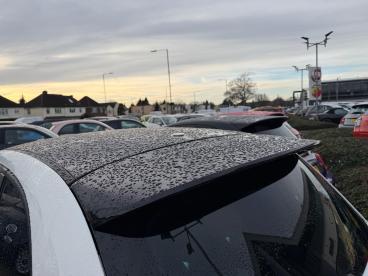 SPOTICAR Abarth 695 1.4 T-jet Turismo Auto Euro 6 3dr Used Car - City Car Petrol White - Slough - 1200565875_3