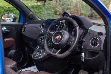 SPOTICAR Abarth 695 1.4 T-jet Turismo Auto Euro 6 3dr Used Car - City Car Petrol Blue - Nuneaton - 1200626614_5