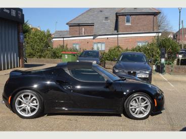 SPOTICAR Alfa Romeo Spider 4c 1750 Tbi Spider Tct Euro 6 2dr Used Car - Saloon Petrol Black - Pulborough - 1200588661_3