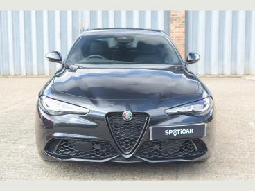 SPOTICAR Alfa Romeo Giulia 2.0t Veloce Auto Euro 6 (s/s) 4dr Used Car - Saloon Petrol Black - Pulborough - 1200507122_3